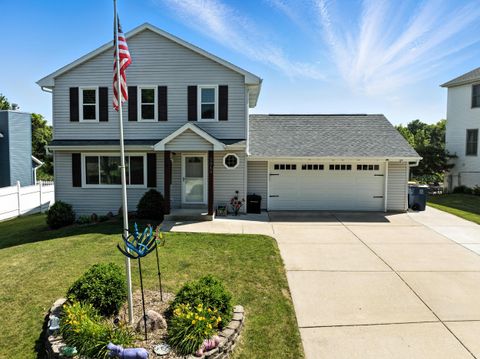 Photo of 3019 E Diane Dr, Oak Creek, WI 53154 (MLS # 1926138)
