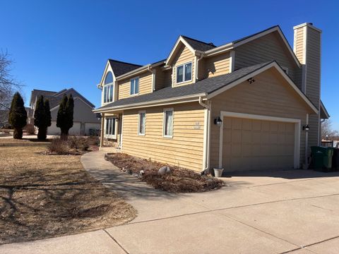 Photo of N64W15856 Wildflower Dr, Menomonee Falls, WI 53051 (MLS # 1953339)