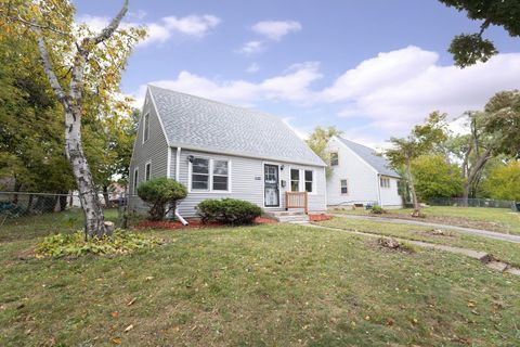 Photo of 5620 W Thurston Ave, Milwaukee, WI 53218 (MLS # 1940341)