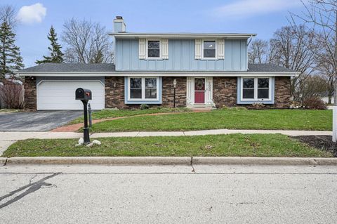 Photo of 1000 School Dr, Waukesha, WI 53189 (MLS # 1957097)