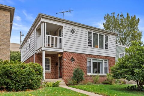 Photo of 4146-4148 N Bartlett Ave, Shorewood, WI 53211 (MLS # 1939554)