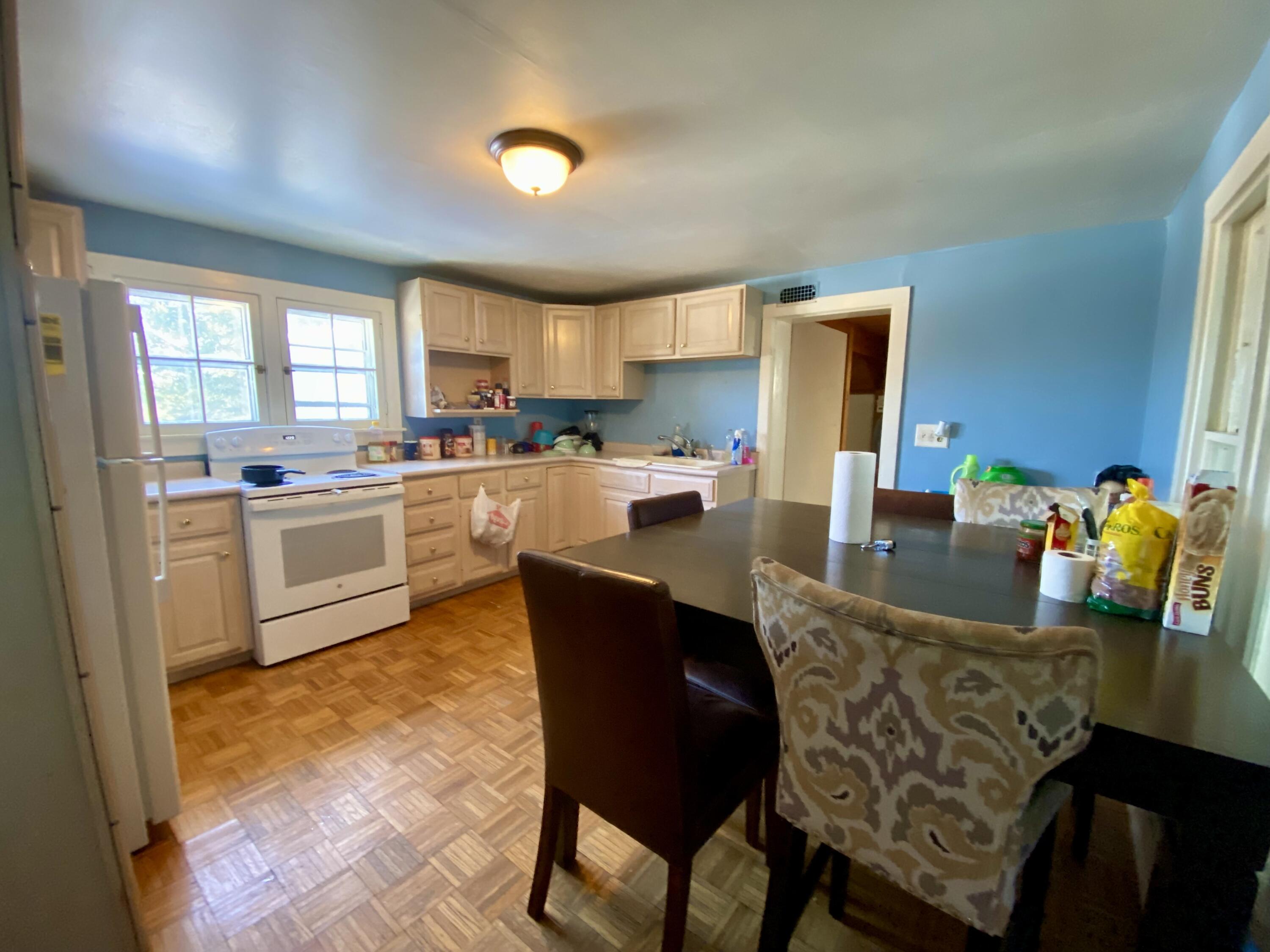 Saukville, Wisconsin 53021, United States, 5 Bedrooms Bedrooms, ,2 BathroomsBathrooms,Residential,Active,94901