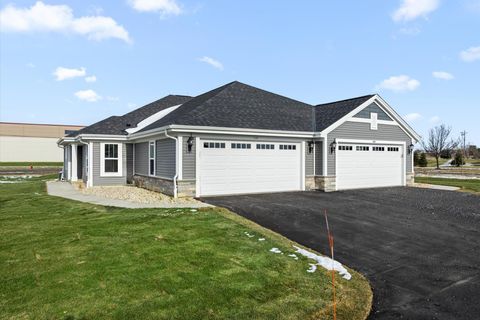 Photo of 504 Hunter Oaks Blvd, Watertown, WI 53094 (MLS # 1959481)