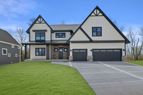 Photo of N54W19323 Broadwing Pl, Menomonee Falls, WI 53051 (MLS # 1925500)