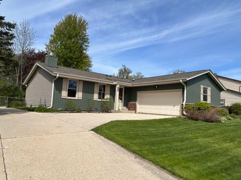 Photo of 1214 Cherrywood Dr, Waukesha, WI 53188 (MLS # 1962954)