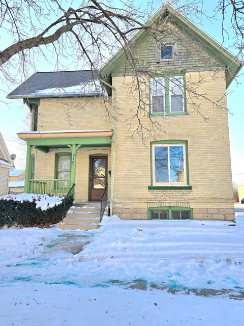 Photo of 210 N 8th St, Watertown, WI 53094 (MLS # 1948679)