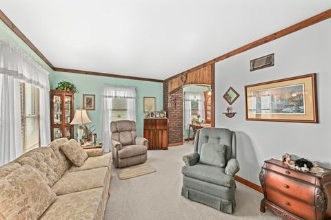 Photo of 3664 S Whitnall Ave, Milwaukee, WI 53207 (MLS # 1963894)