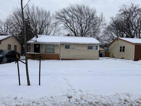Photo of 7873 W Palmetto Ave, Milwaukee, WI 53218 (MLS # 1949186)