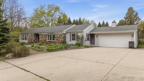 Photo of 4050 Sleeping Dragon Rd, West Bend, WI 53095 (MLS # 1961760)