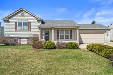 Photo of 2521 Brittany Ln, East Troy, WI 53120 (MLS # 1956774)