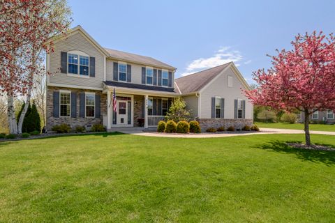 Photo of 426 Augusta Dr, Mukwonago, WI 53149 (MLS # 1960808)