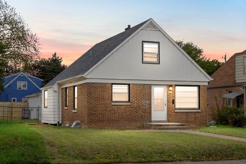 Photo of 4951 N 24th Pl, Milwaukee, WI 53209 (MLS # 1940339)