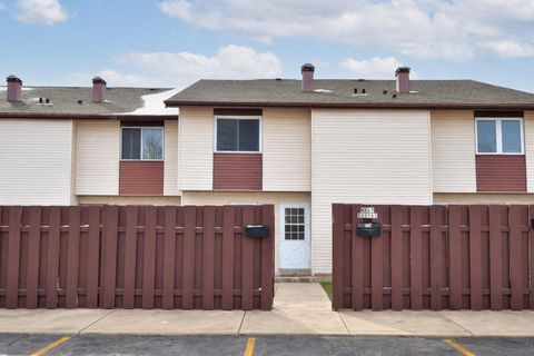 Photo of W167N11563 Westminster Ct, Germantown, WI 53022 (MLS # 1954583)