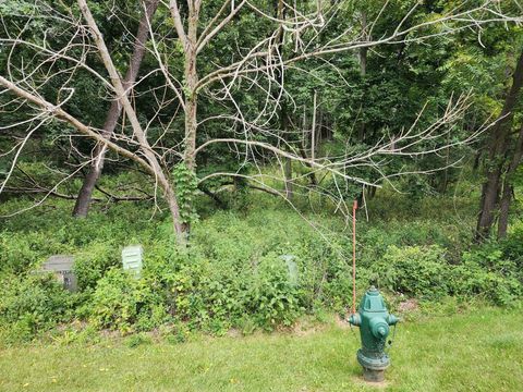 Photo of 660 Legend Dr, Geneva, WI 53147 (MLS # 1957649)