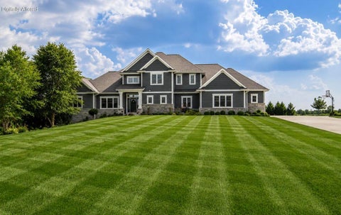 Photo of S109W24935 Overlook Dr, Vernon, WI 53149 (MLS # 1970844)