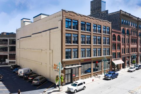 Photo of 226 N Water St, Milwaukee, WI 53202 (MLS # 1969486)