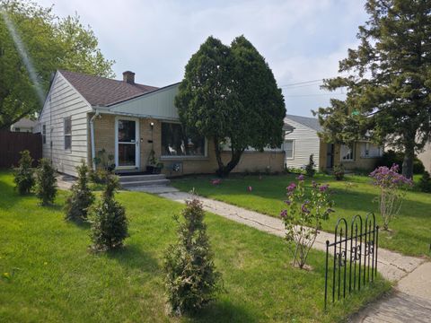 Photo of 3949 N 77th St, Milwaukee, WI 53222 (MLS # 1961858)