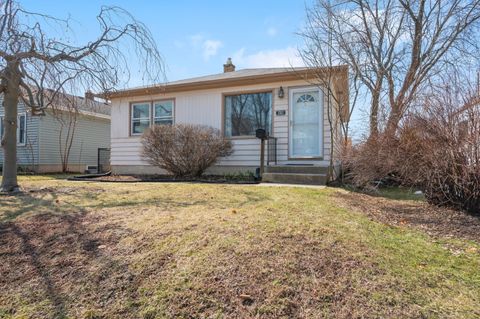 Photo of 3763 S 51st St, Milwaukee, WI 53220 (MLS # 1953973)