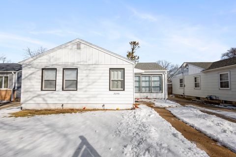 Photo of 2240 W Lawn Ave, Milwaukee, WI 53209 (MLS # 1950160)