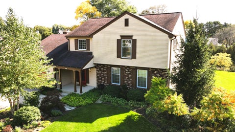 Photo of 1130 Greenridge Ter, Brookfield, WI 53045 (MLS # 1986132)
