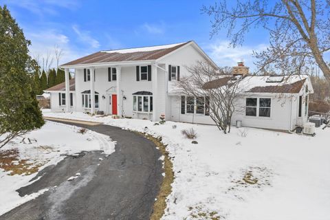 Photo of 2626 W Ranch Rd, Mequon, WI 53092 (MLS # 1954930)