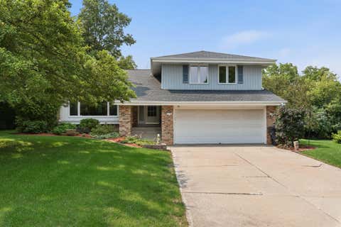 Photo of 5377 S 48th St, Greenfield, WI 53220 (MLS # 1975736)