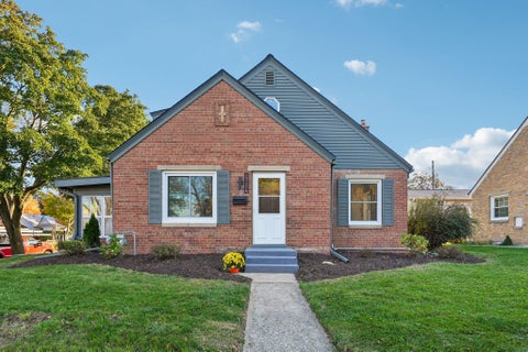 Photo of N81W6647 Fair St, Cedarburg, WI 53012 (MLS # 1985826)