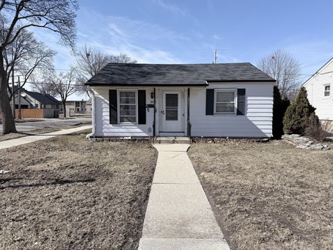 Photo of 5701 N 79th St, Milwaukee, WI 53218 (MLS # 1952157)
