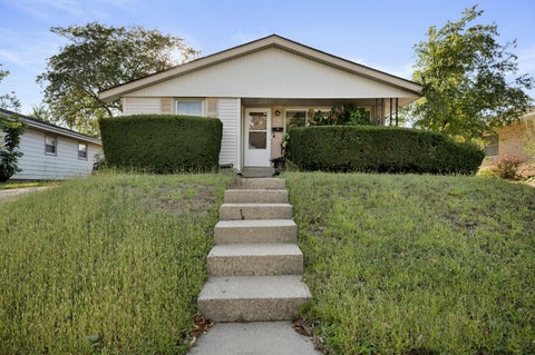 Photo of 5637 N 86th Pl, Milwaukee, WI 53225 (MLS # 1980042)