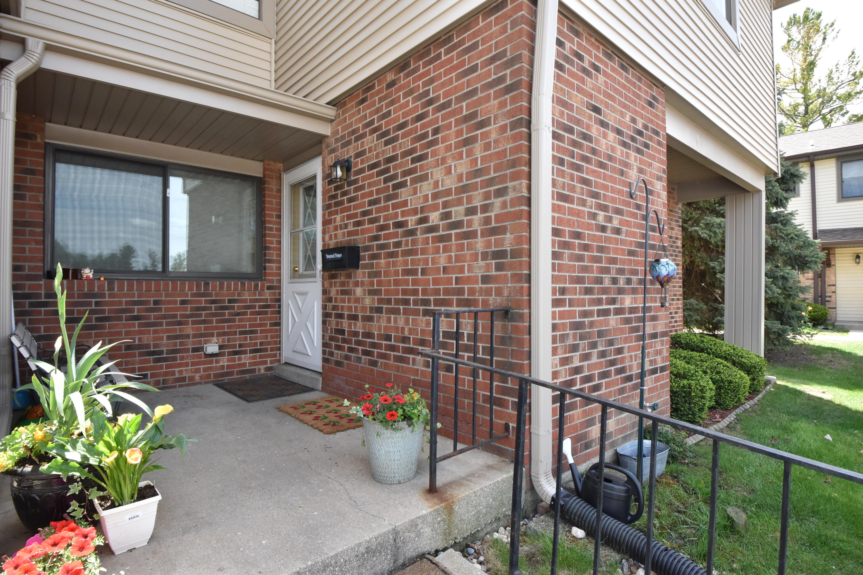 5720 Cambridge Cir