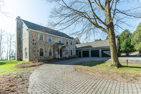 Photo of 3582 E Norport Dr, Port Washington, WI 53074 (MLS # 1959911)