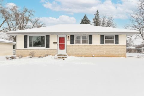 Photo of N84W14678 Menomonee Ave, Menomonee Falls, WI 53051 (MLS # 1954165)