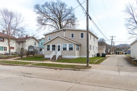Photo of 313 23rd St S, La Crosse, WI 54601 (MLS # 1958143)
