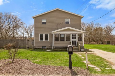 Photo of 4033 E Lakeside Ave, Oak Creek, WI 53154 (MLS # 1915166)
