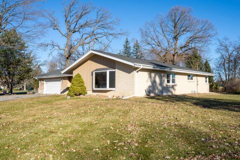 Photo of W176N4932 Christopher Ct, Menomonee Falls, WI 53051 (MLS # 1950494)