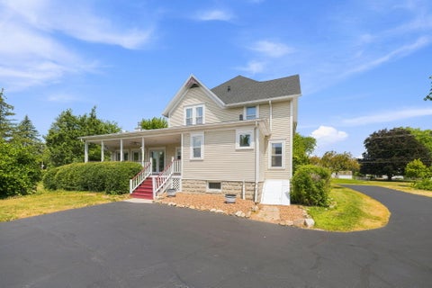 Photo of 704 E Sherman Ave, Fort Atkinson, WI 53538 (MLS # 1973182)