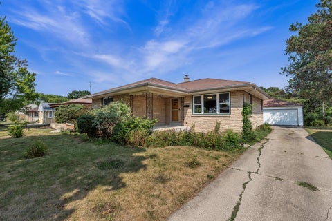 Photo of 4126 N 80th St, Milwaukee, WI 53222 (MLS # 1982645)