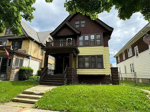 Photo of 2444 N 40th St, Milwaukee, WI 53210 (MLS # 1960837)