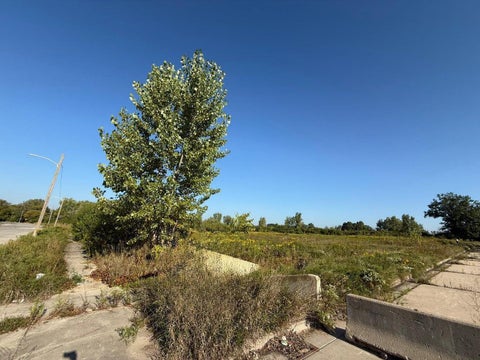 Photo of 9105 N 96th St, Milwaukee, WI 53224 (MLS # 1986048)