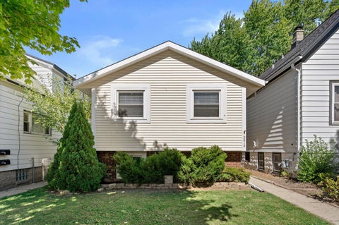 Photo of 3818 E Underwood Ave, Cudahy, WI 53110 (MLS # 1984345)