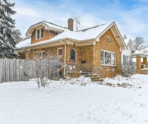 Photo of 1516 Monroe Ave, Racine, WI 53405 (MLS # 1944782)