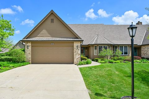 Photo of 640 Mcnally Ln, Brookfield, WI 53045 (MLS # 1917471)