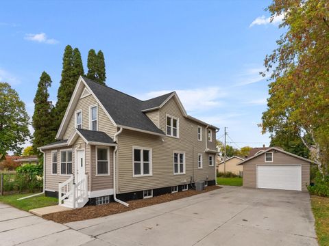 Photo of 1712 Sibley Ct, Sheboygan, WI 53081 (MLS # 1939748)