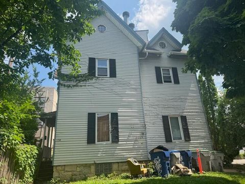 Photo of 1746 N Cambridge Ave, Milwaukee, WI 53202 (MLS # 1944974)