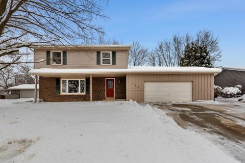 Photo of 157 S Regis Rd, Saukville, WI 53080 (MLS # 1944597)