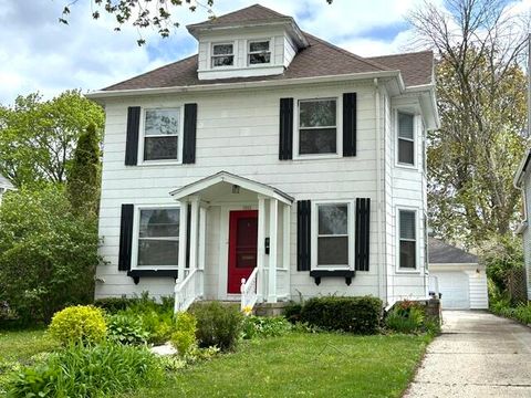 Photo of 1831 N 7th St, Sheboygan, WI 53081 (MLS # 1963330)