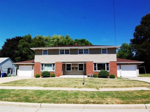 Photo of 1498 Dousman St, Green Bay, WI 54303 (MLS # 1951248)
