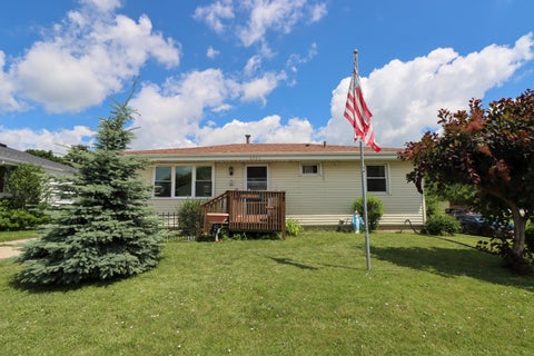 Photo of 4604 50th St, Kenosha, WI 53144 (MLS # 1969041)