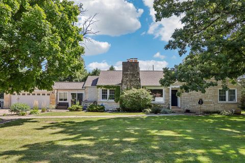 Photo of 320 S Elmridge Ave, Brookfield, WI 53005 (MLS # 1929775)