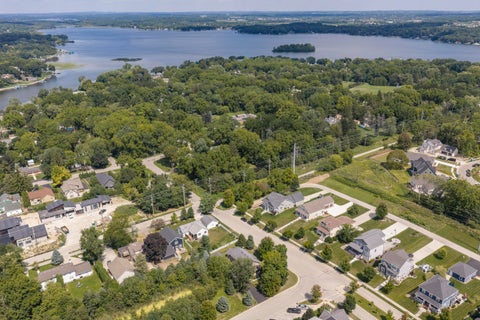 Photo of 466 Bleeker St, Delafield, WI 53018 (MLS # 1981953)